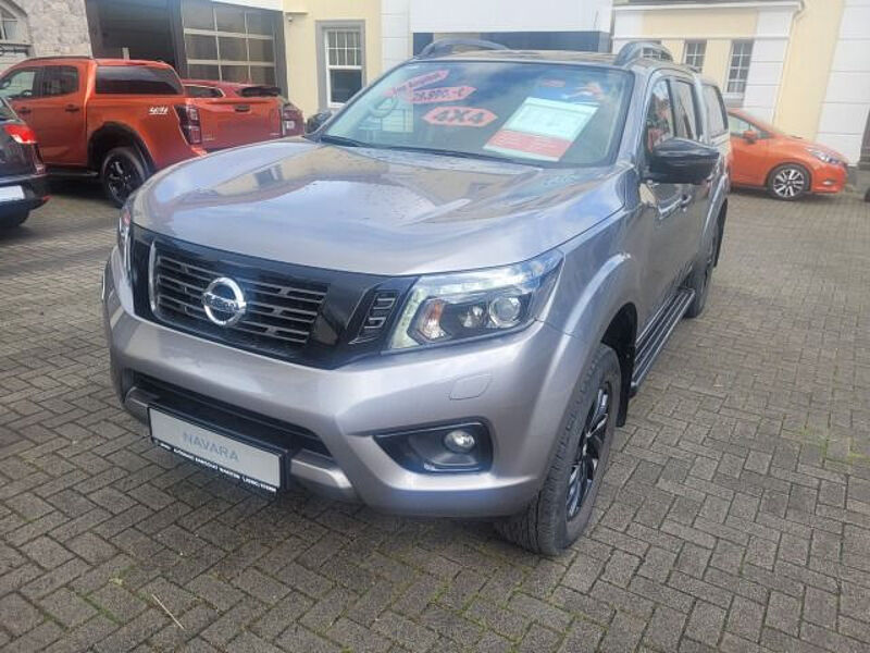 Nissan Navara NP300 N-Guard Double Cab 4x4