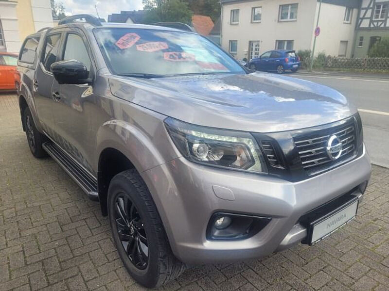 Nissan Navara NP300 N-Guard Double Cab 4x4