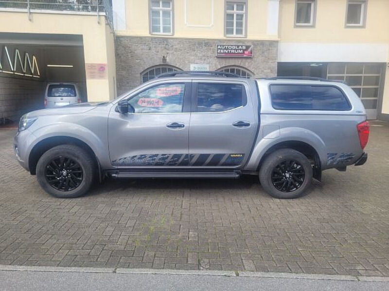 Nissan Navara NP300 N-Guard Double Cab 4x4